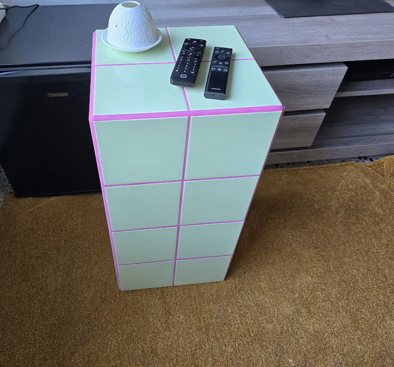 Image 1 of Mesa de azulejos 30x30x60H Verde y Rosa