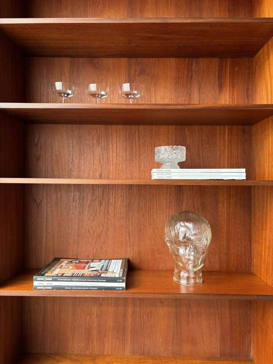 Image 1 of Libreria scandinava vintage in mogano completamente ristrutturata