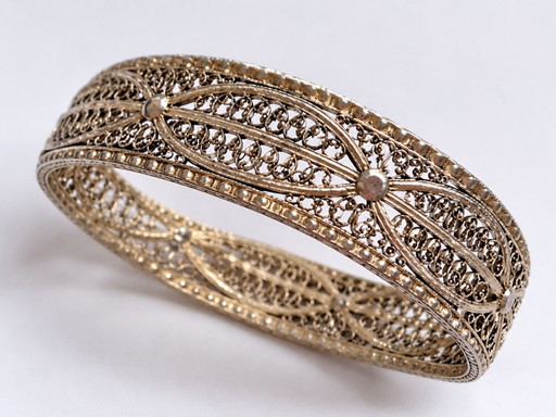 Antique filigree silver bangle bracelet – Golden reflections