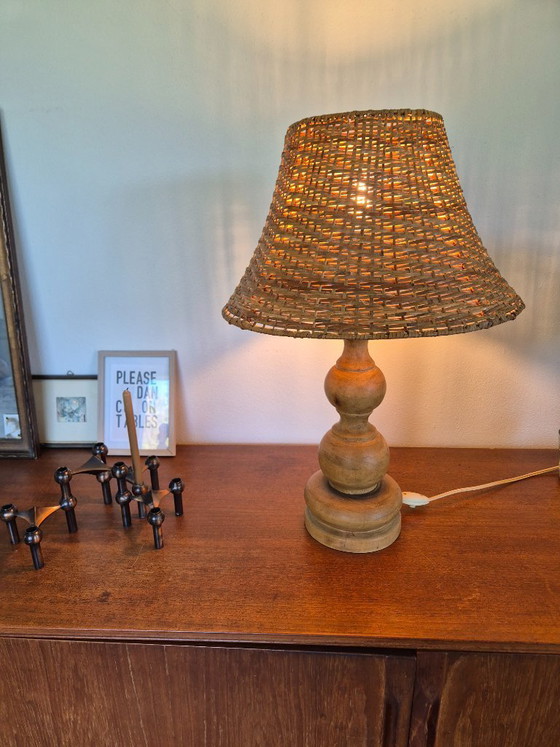 Image 1 of Lampe de table vintage en bois avec abat-jour en rotin, années 70