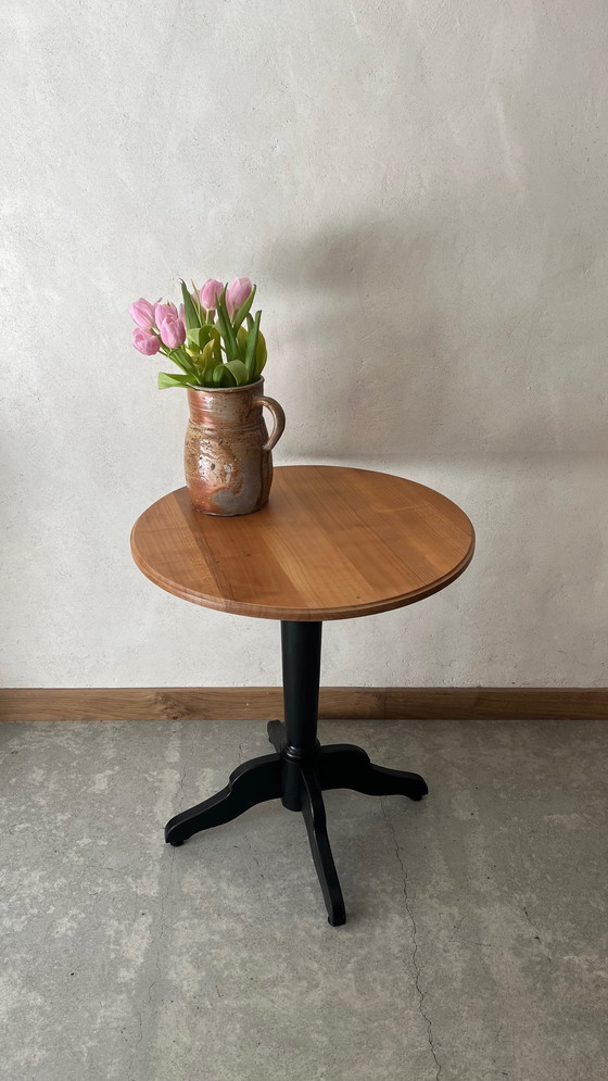 Image 1 of Mesa de pedestal de madera