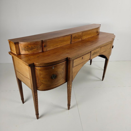 Image 1 of Engels dressoir in Georgische Revival-stijl – begin 19e eeuw