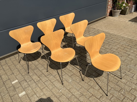 Image 1 of Fritz Hansen series 7 Butterfly chairs natural wood 1988