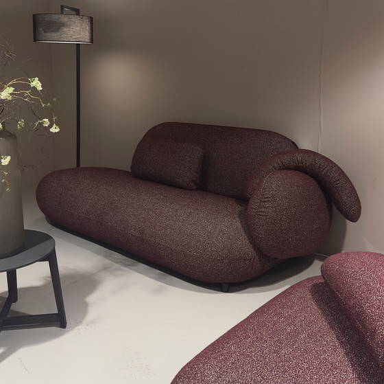 Image 1 of Leolux Pulla 2-zitsbank met poef