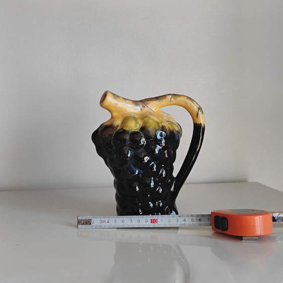 Image 1 of CERAMIC PITCH IN THE SHAPE OF A BUNCH OF GRAPE