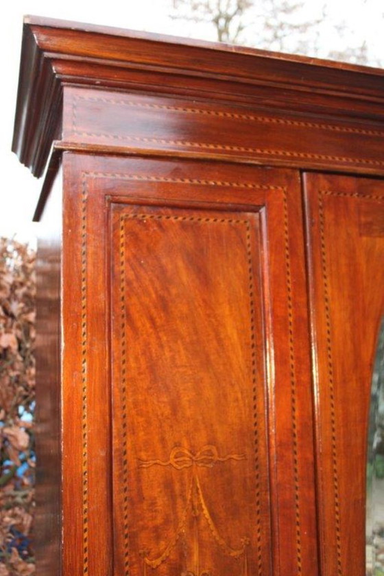 Image 1 of Armadio vintage in legno (anni 30-40) armadio per ragazze