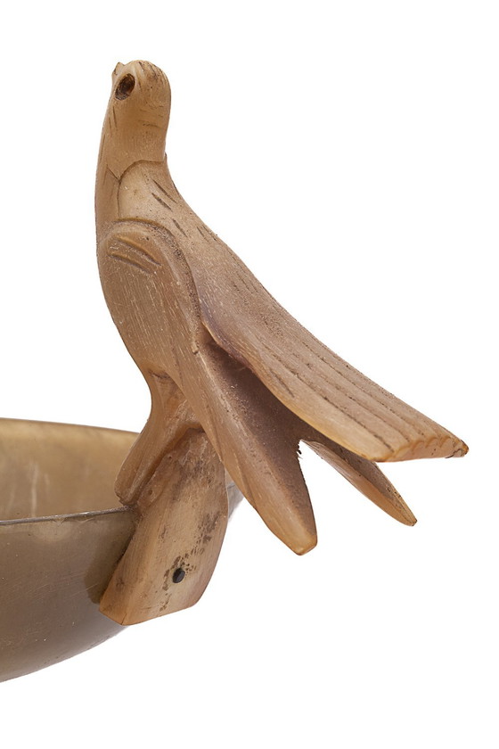 Image 1 of Piccola tazza in corno intagliato