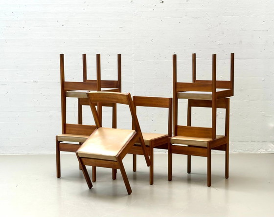 Image 1 of Set aus 8 Skandinavische Esszimmerstühle aus Nussbaum und Leder, 1960er/70er Jahre