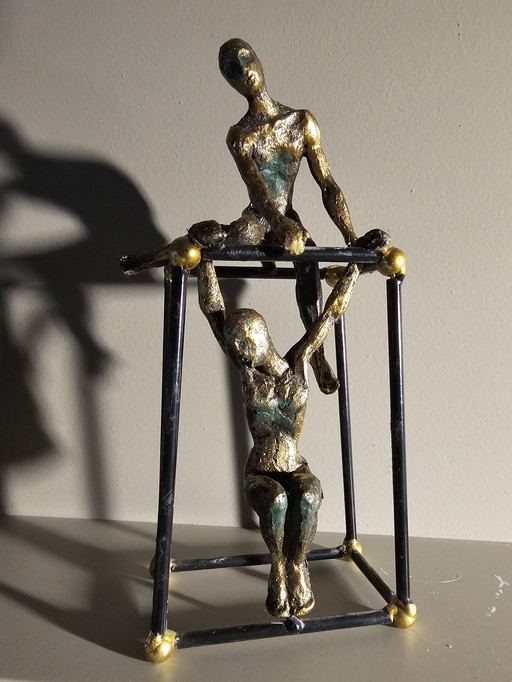 1 x Sculpture