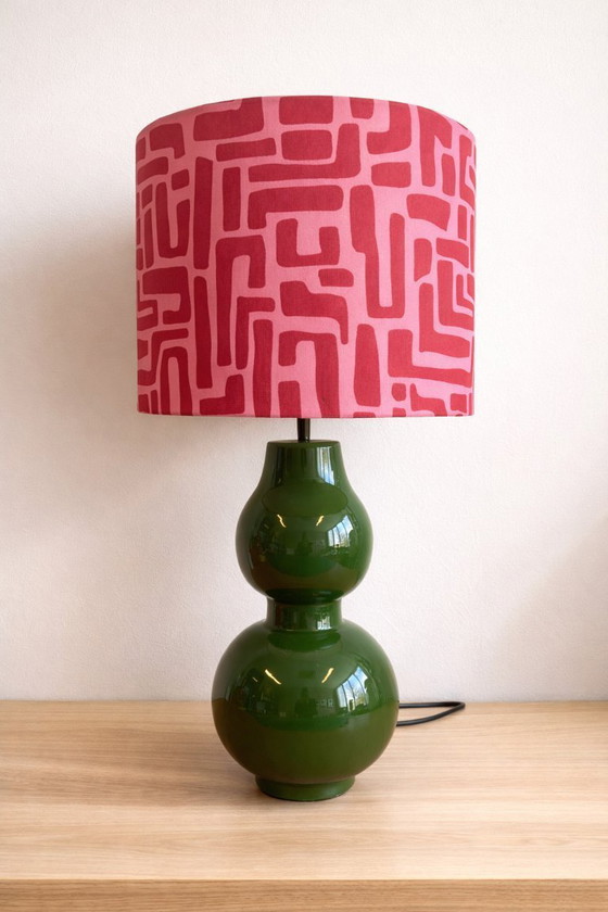 Image 1 of Abat-jour rose design à imprimé rouge