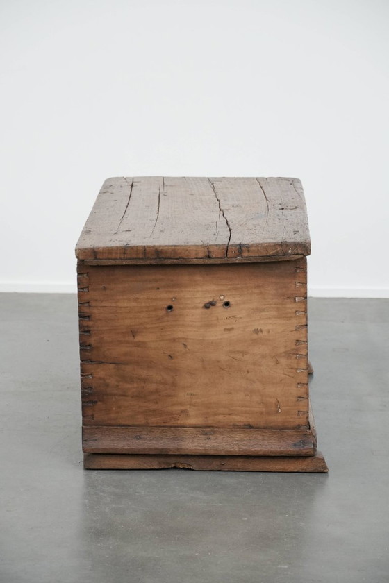 Image 1 of Antique Spanish chest made of walnut wood with beautiful carvings