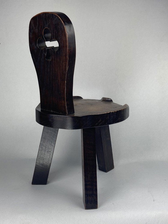 Image 1 of Tabouret tripode sculptural brutaliste en chêne, années 1960