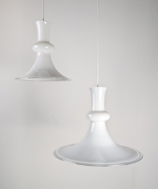Paar Opalin-Pendelleuchten von Michael Bang für Royal Copenhagen, 1970er Jahre