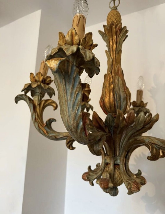 Image 1 of Kronleuchter aus geschnitztem Holz im Hollywood-Regency-Stil der 70er