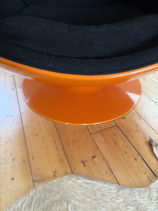 chaise boule orange