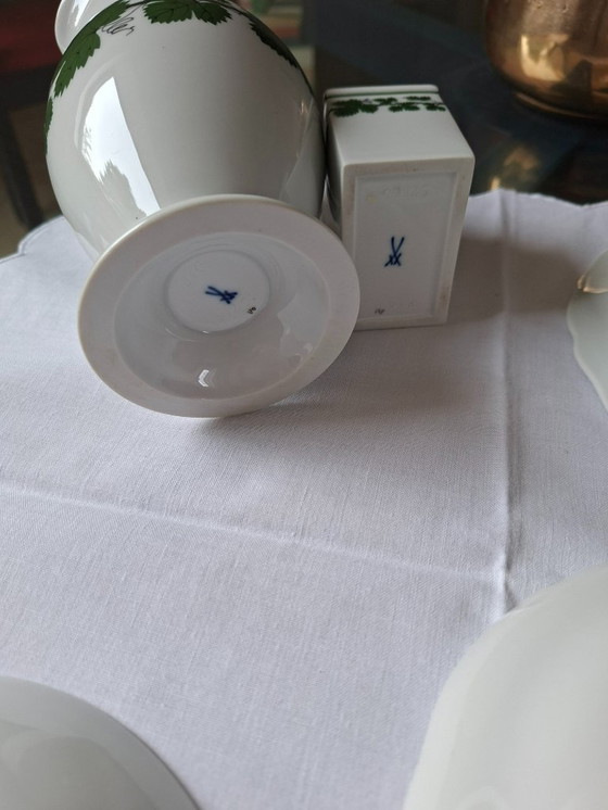 Image 1 of Meissen Porseleinen Wijnbladdecoratie, 13 stuks