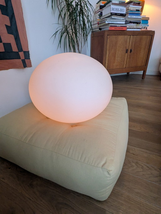 Grote ronde vloerlamp van mat glas