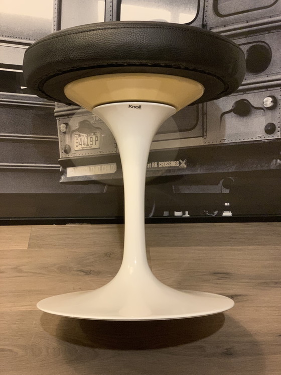 Image 1 of Sgabello Tulip di Eero Saarinen per Knoll.