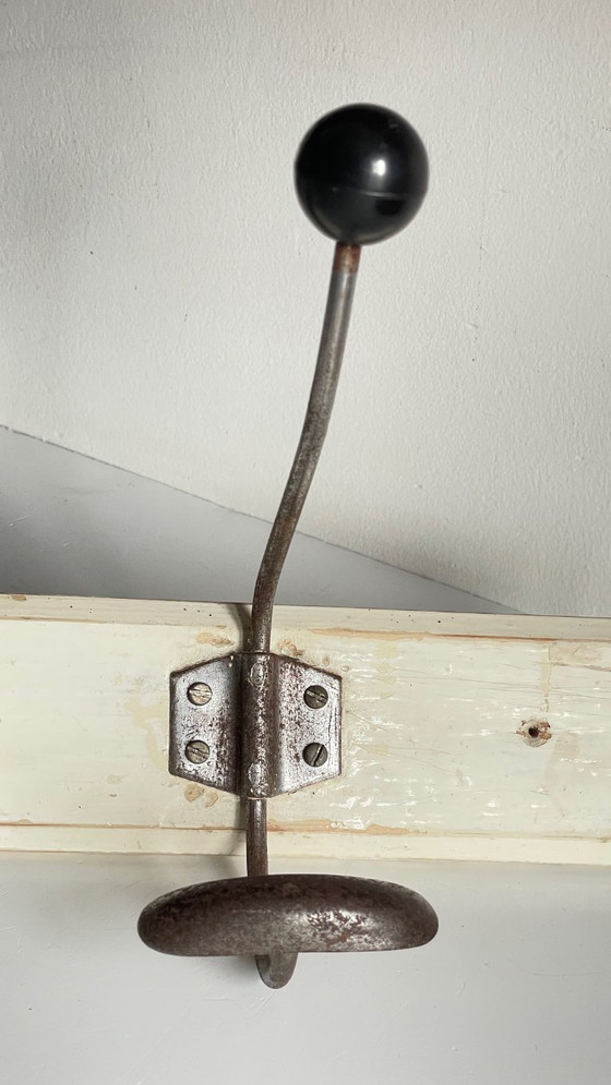 Image 1 of Antike Schulgarderobe, weißes Holz