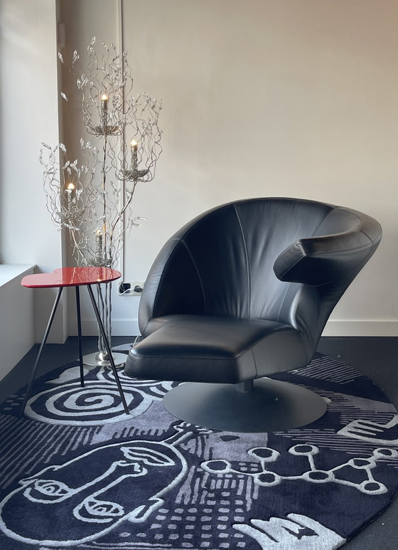 Image 1 of Leolux Parabolica armchair show model