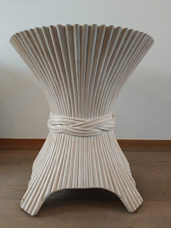 Image 1 of Mesa de ratán con forma de gavilla de trigo - McGuire