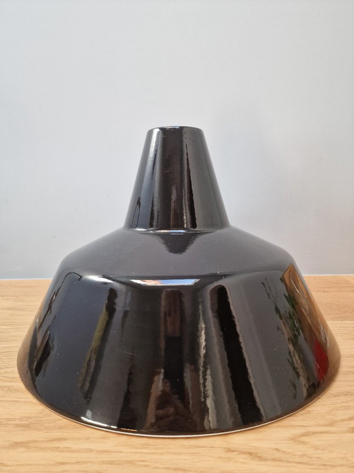 Zwarte emaille hanglamp kap Louis Poulsen? – hanglampen, Metal