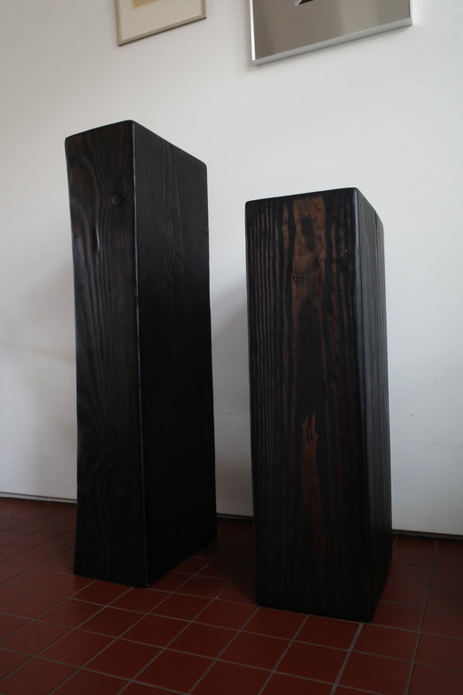 Zócalo recto de madera maciza ebonizada
