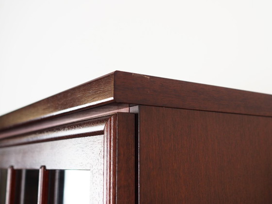 Image 1 of Vetrina in mogano, design danese, anni '70, produzione: Danimarca