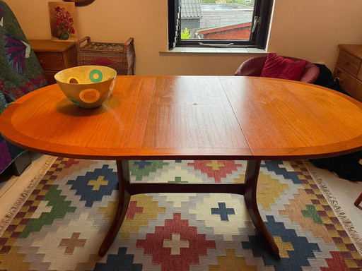 Nathan extendable dining table