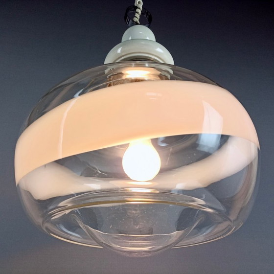 Image 1 of Lampada a sospensione italiana Space Age degli anni '60 in vetro di Murano e montatura cromata.