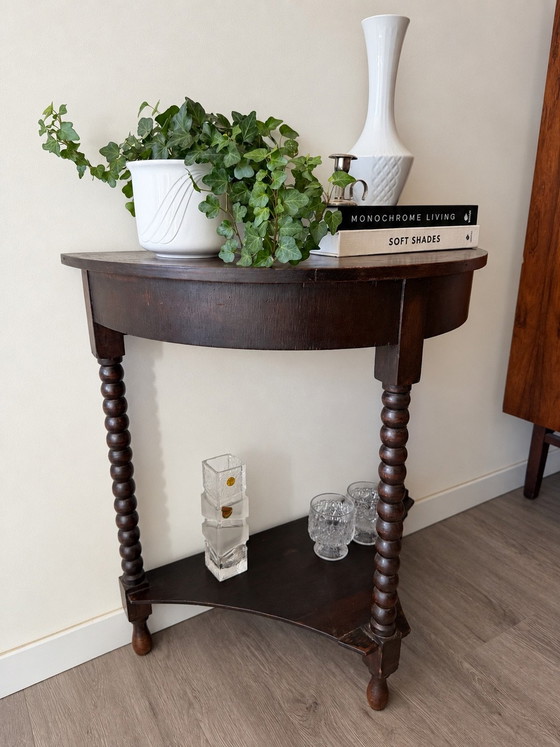 Semicircular side table with bobbin legs – Wood (photo 4 of 5)