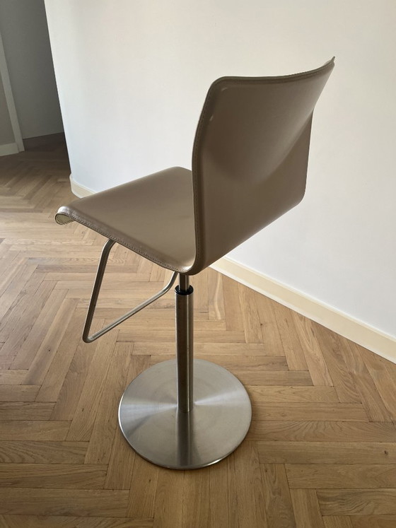 2 taburetes de bar Venezia – Leather, Metal (photo 9 of 10)