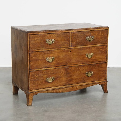 Antique English oak chest of drawers/ dresser from early 19th century