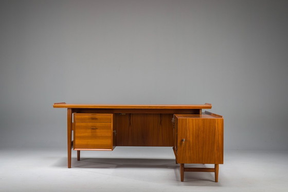 Image 1 of  Chefschreibtisch Modell 209 aus Teakholz von Arne Vodder für Sibast, 1955