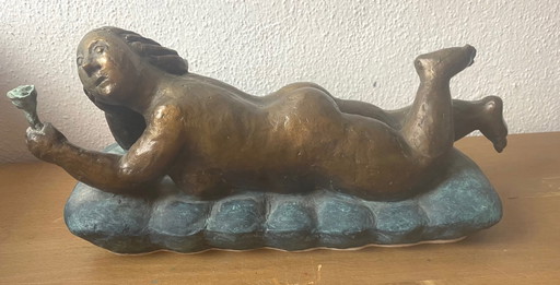 Anna Bogouchevskaia : Femme sur un matelas pneumatique, Bronze 2002
