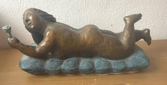 Image 1 of Anna Bogouchevskaia : Femme sur un matelas pneumatique, Bronze 2002