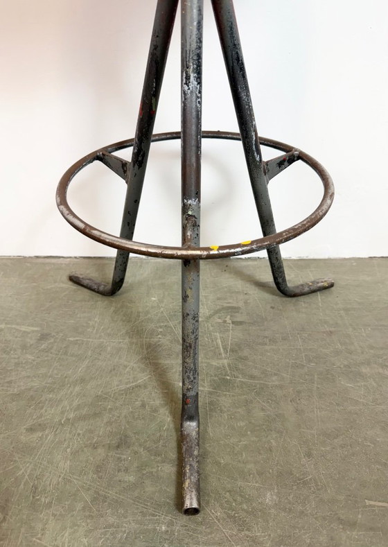 Image 1 of Grauer Werkstatthocker im Industriestil, 1960er Jahre