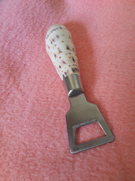 Apribottiglie vintage unico degli anni '60-'70 con manico a conchiglia. – Retro, Regali, Metal (photo 6 of 9)
