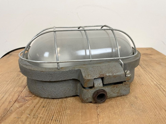 Image 1 of Graue industrielle Wandleuchte aus Gusseisen von Elektrosvit, 1970er Jahre