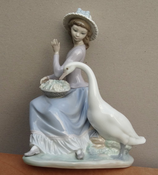 Fille avec un canard, Lladro, Fille avec un canard blanc, Jeune fille avec un canard