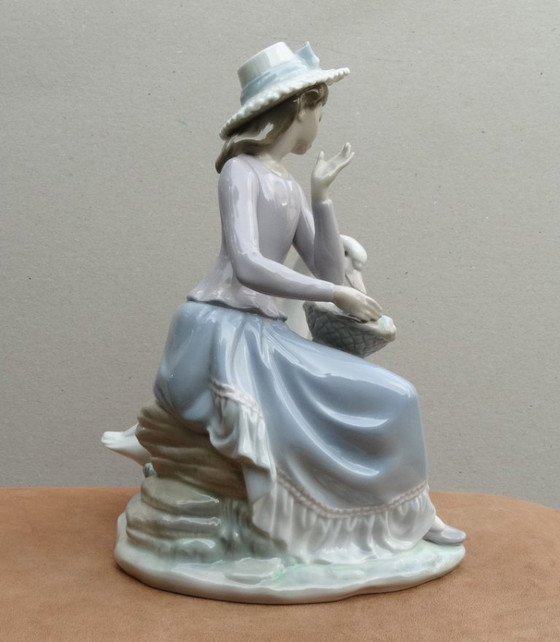 Image 1 of Niña con pato, Mädchen mit weißer Ente, Lladró, Niña con pato