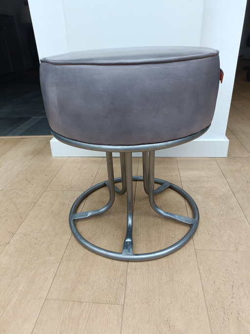 Grijze leren poef. – hockers en poefs, Metal, Leather