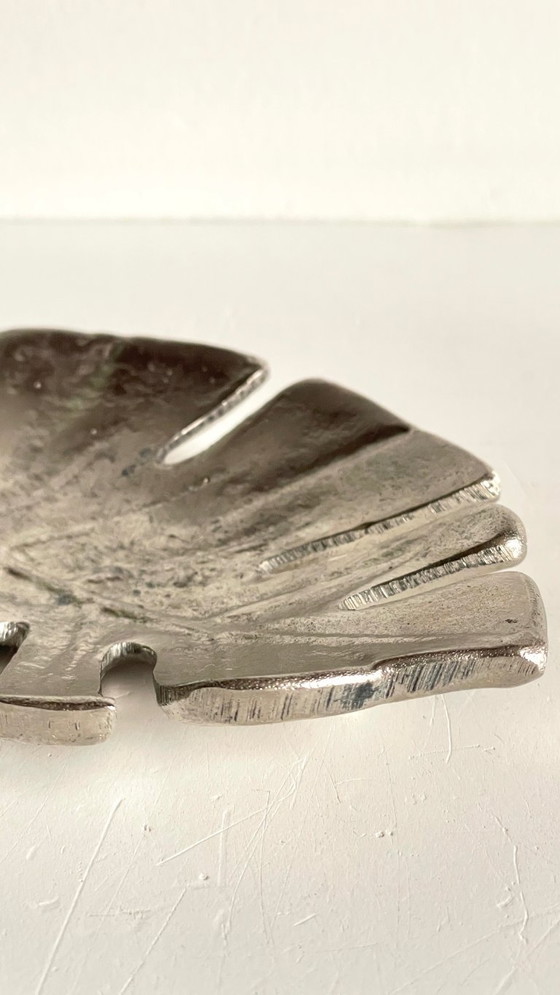 Image 1 of Metal Leaf-Shaped Trinket Tray