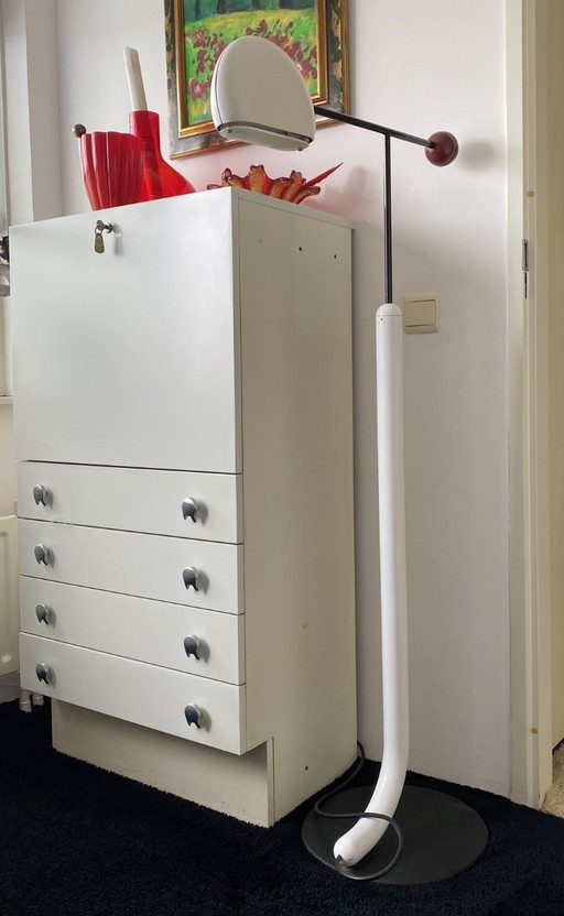 Lampada da terra Tomo nera, bianca e rossa Toshiyuki Kita Bilumen Luci