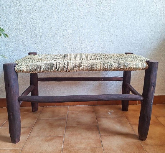 Panca marocchina in legno scuro con seduta in foglia di palma intrecciata – Panche (photo 7 of 8)