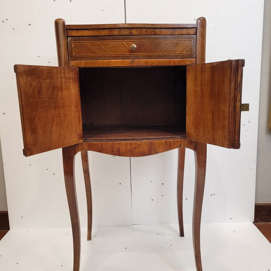 Image 1 of Mesa auxiliar trampantojo libros, estilo Napoleón III, madera y taracea, f. s. XIX - Francia 