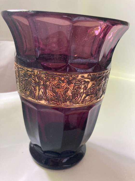 Image 1 of Amethyst Vase Art Decó mit vergoldetem Fries von Walther-Glas