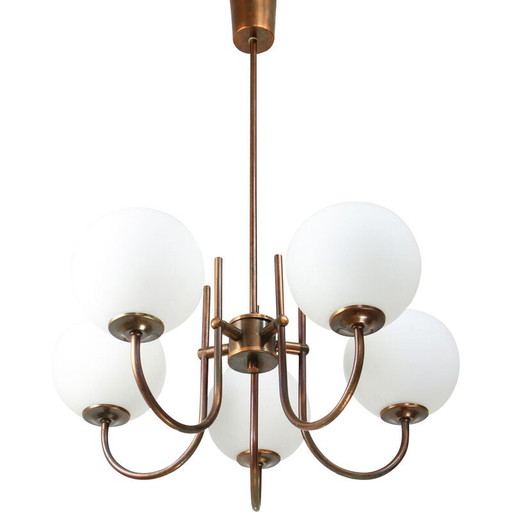 Vintage kroonluchter in verkoperd messing en opaline glas, Italië 1970