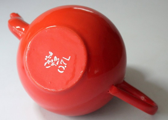 Image 1 of Zeer mooie rood geëmailleerde theepot uit de jaren 1950