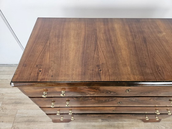 Image 1 of Art Decò chest of drawers in walnut and brass